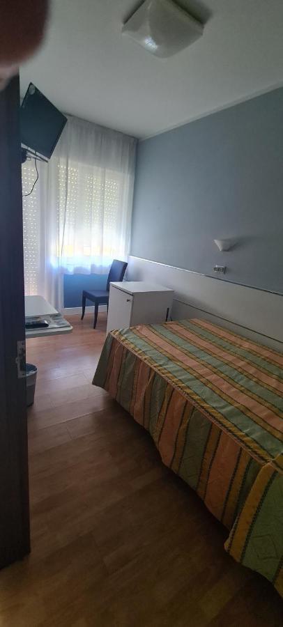 Hotel Eros Ліньяно-Сабб'ядоро Екстер'єр фото